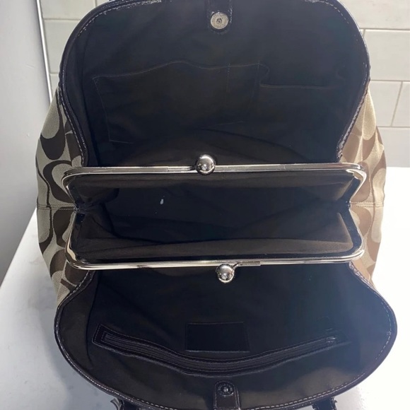 EUC Coach Purse! - Picture 3 of 5